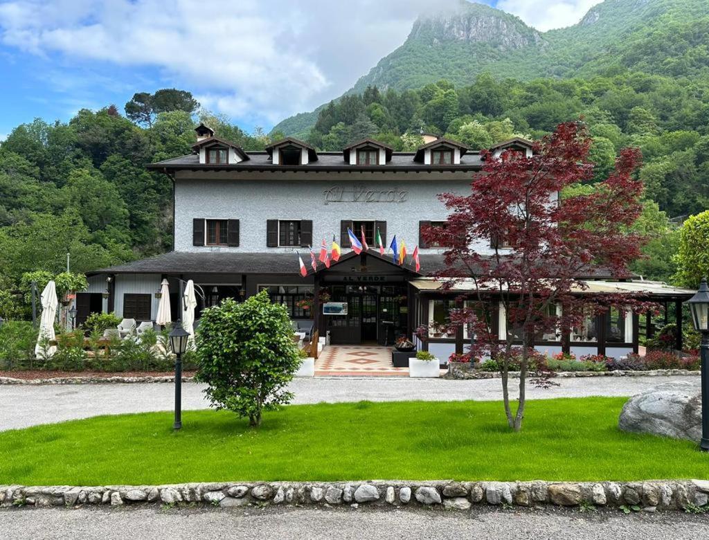 Hotel Al Verde Манделло-дель-Ларіо Екстер'єр фото