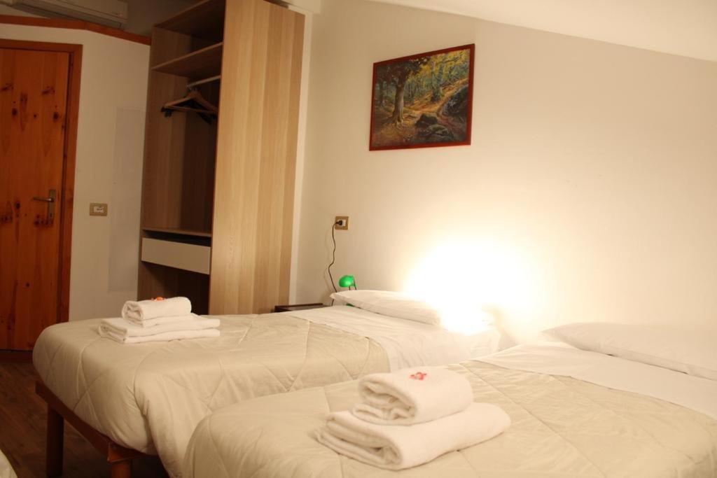 Hotel Al Verde Манделло-дель-Ларіо Екстер'єр фото