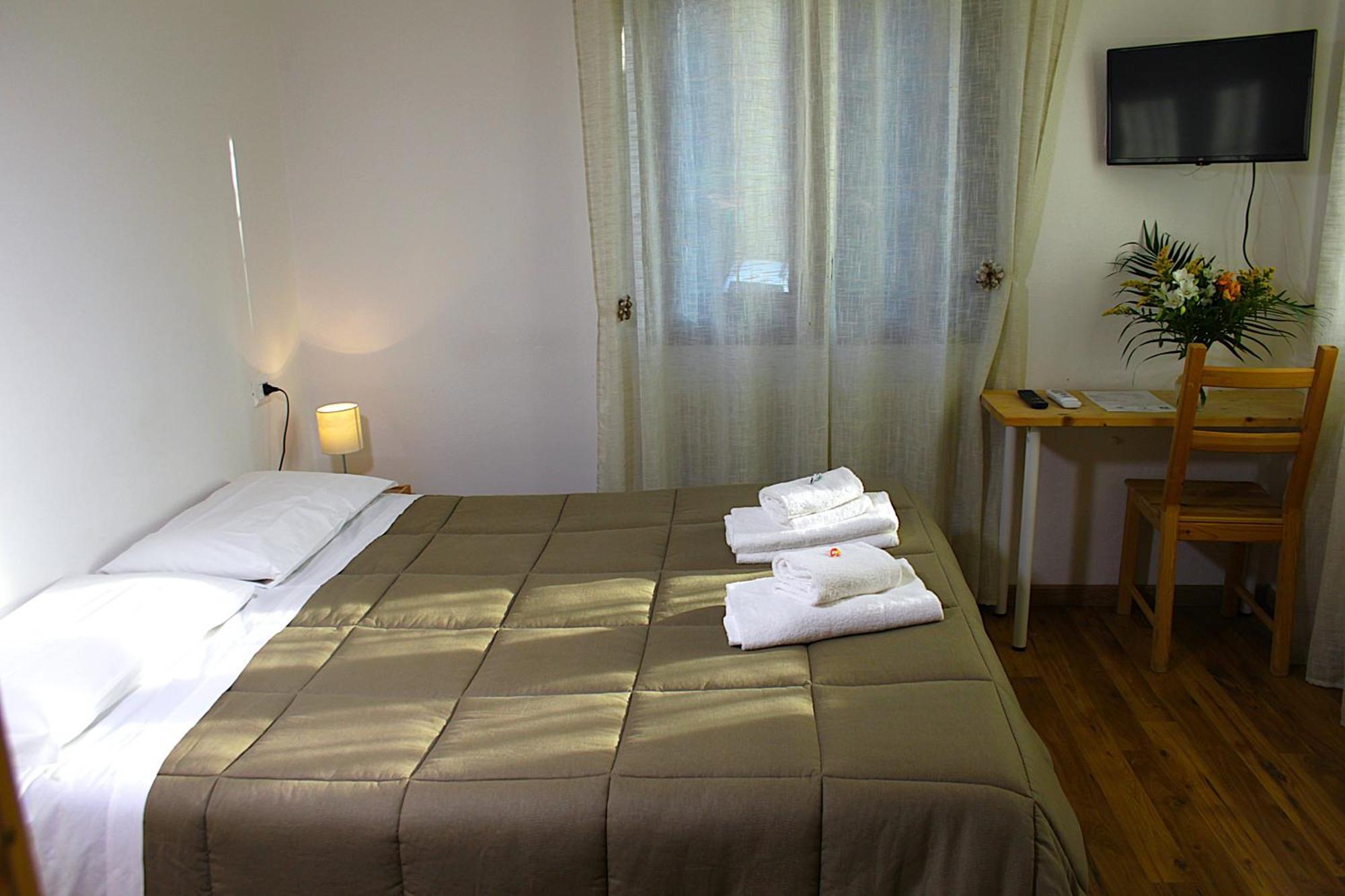 Hotel Al Verde Манделло-дель-Ларіо Екстер'єр фото